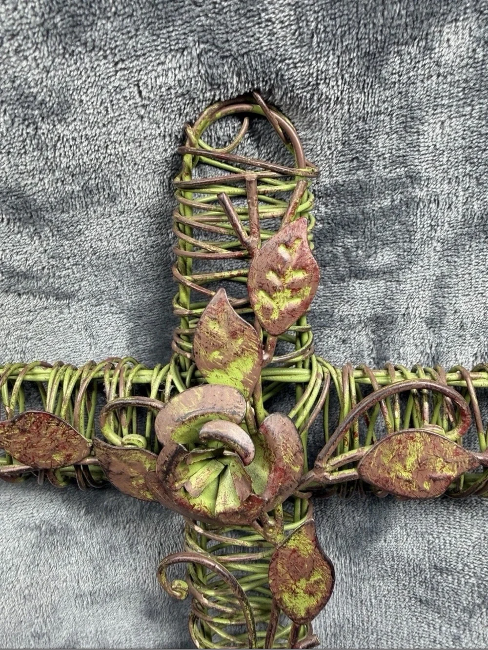 Rustic Green Woven Vine Cross Wall Decor with Leaf Accent